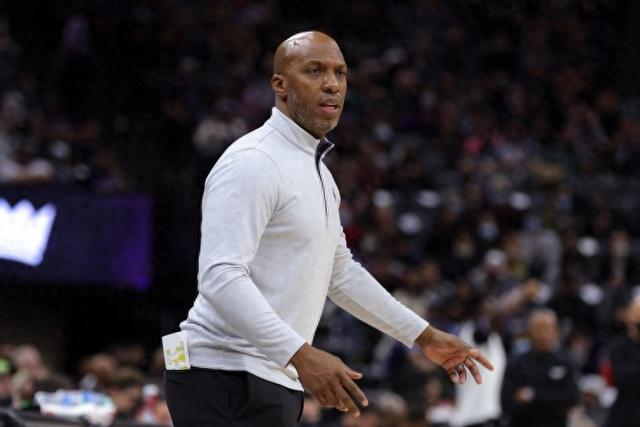 切尔西女足前锋科尔官宣自己与女友梅维斯已怀孕