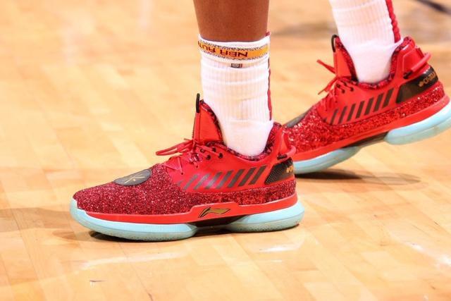 郑薇留在现场侦查决赛对手 日本23分大胜韩国